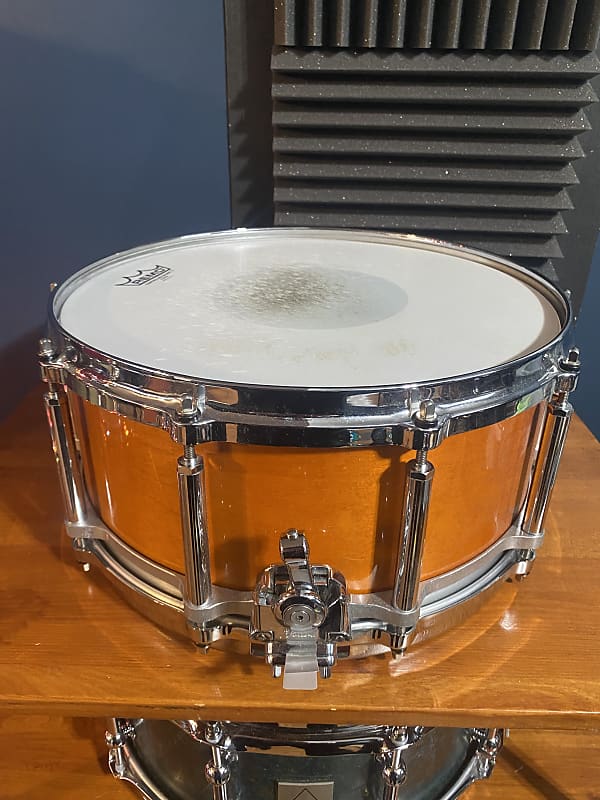 VINTAGE PEARL 3.5X14 FREE FLOATING NATURAL MAPLE SNARE DRUM for