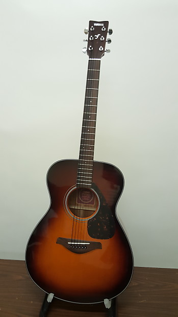 Yamaha FS700S Solid Top Concert Acoustic Guitar | Reverb