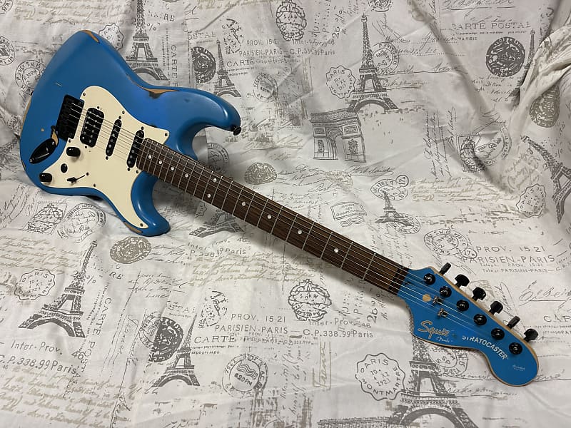 Squier by Fender Standard Series Guitar Matching Headstock