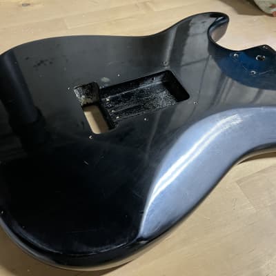 Squier Strat body - Black - relic - with loaded pickguard image 9