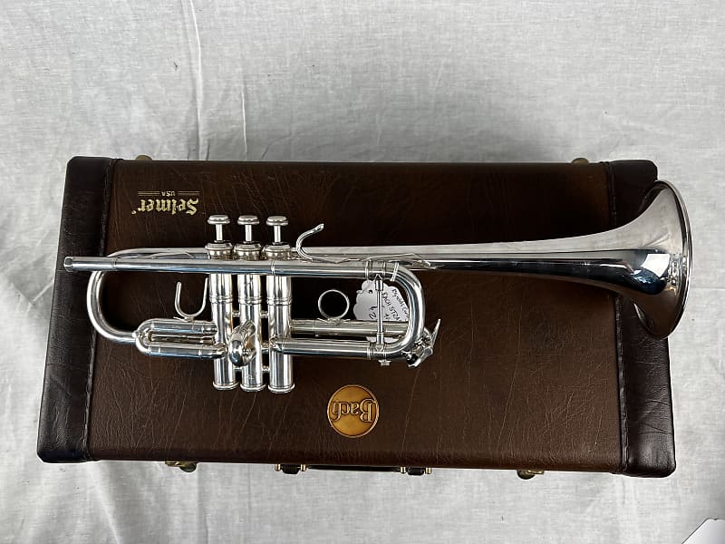 Vincent Bach Model 239 Stradivarius CL Vincent Bach Model 239 Stradivarius CL