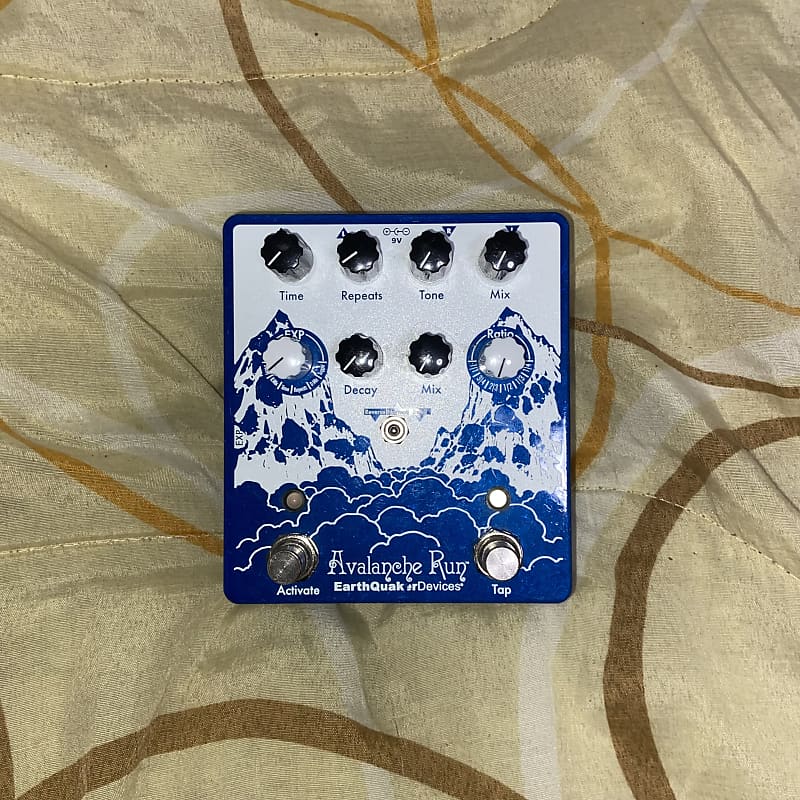 EarthQuaker Devices Avalanche Run Stereo Reverb & Delay with Tap Tempo V2