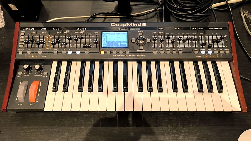 Behringer DeepMind 6 37-Key 6-Voice Polyphonic Analog Synth 2017 - Present - Black image 1