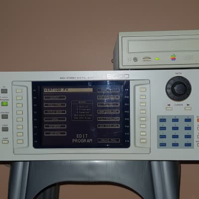 AKAI S5000 V2 64 Voices 72MB Floppy CD Drive