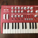 Arturia MicroBrute Red 25-Key Synthesizer  2014-2021 Red