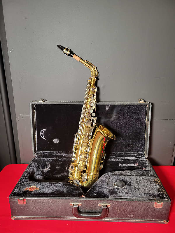 King 613 Alto Saxophone Reverb