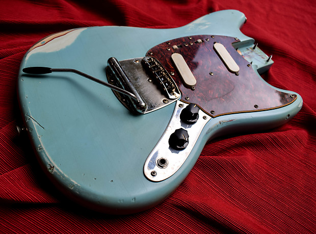 Squier hot sale mustang body