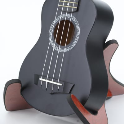 Soprano ukulele with Arrow PB10 BK Soprano Black *SET* accessory kit. image 7