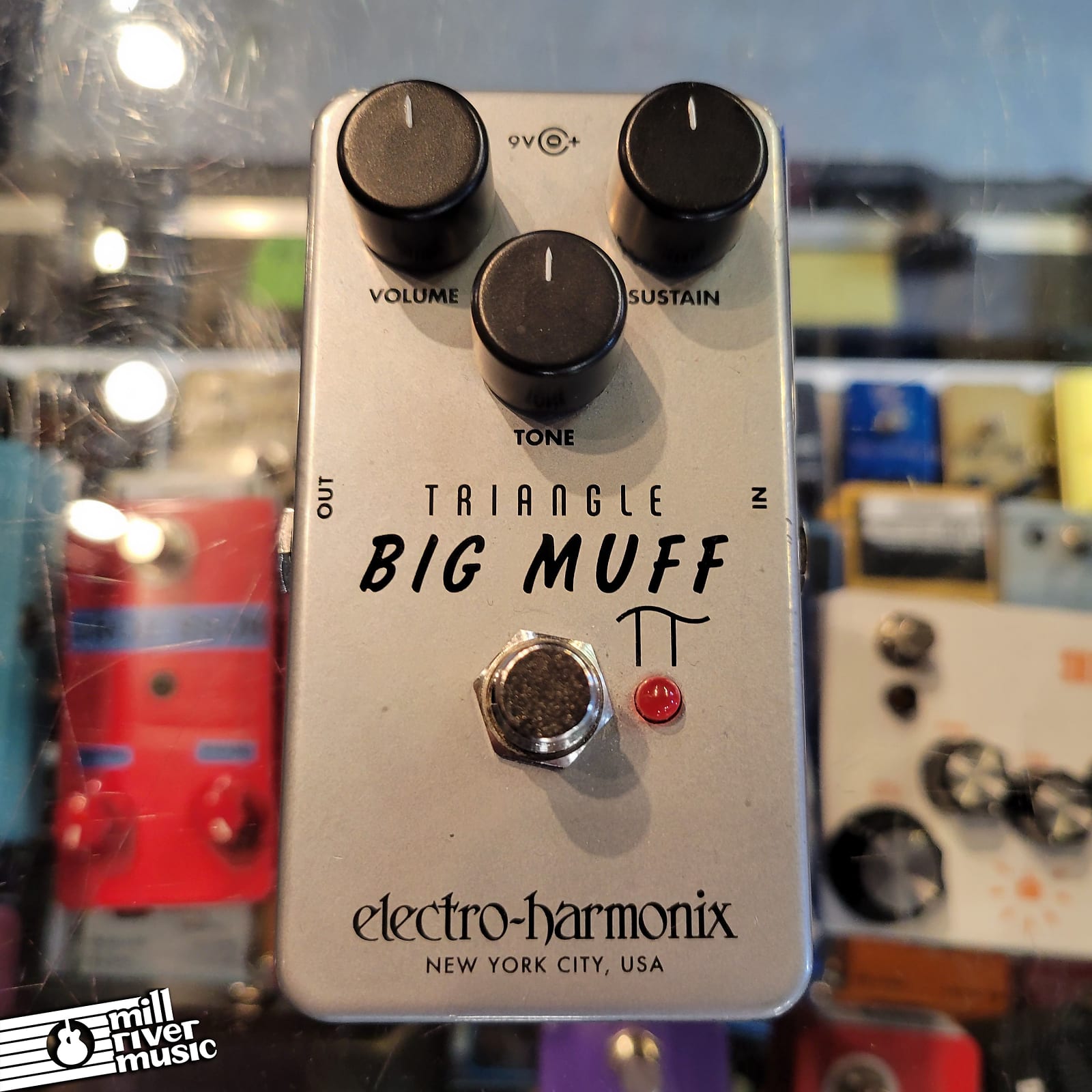 Electro-Harmonix Triangle Big Muff Reissue Distortion Effects