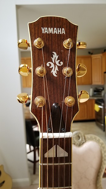 Yamaha APX 900 NT Electro Acoustic 1998 Solid Spruce & Solid Yamaha APX 900 NT Electro Acoustic 1998 Solid Spruce & Solid