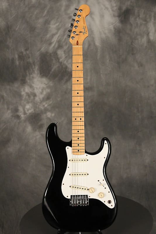 Fender Standard Stratocaster Hardtail (1983 - 1984) image 1