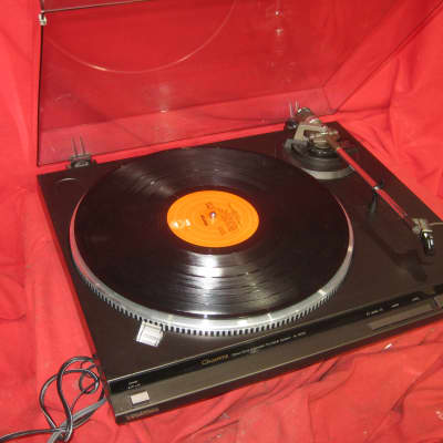 TECHNICS SL-QD33 Direct Drive Fully Automatic deals Quartz Turntable - Parts/ Repair.