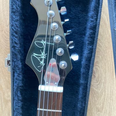 Paul Stanley Flying V - a guitar for Kiss fans image 3