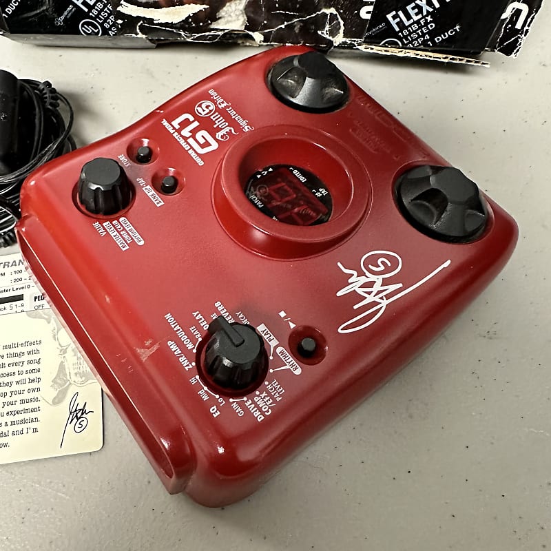 Zoom G1J John 5 Signature Multi Effects Pedal Red with Box