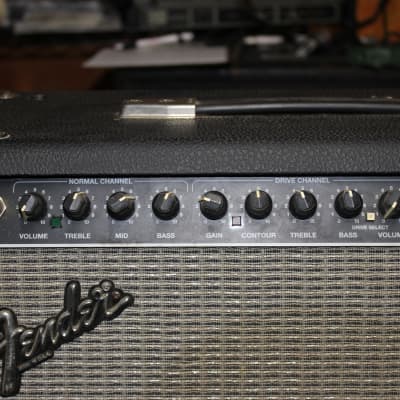 Fender Deluxe 112 2-Channel 65-Watt 1x12