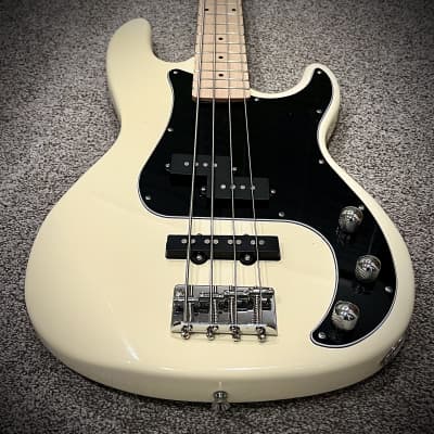 Axl Badwater APJ-820 Electric 4-String Bass Guitar, BRAND NEW! #26170 |  Reverb