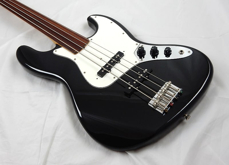 ベース J Fender Made In Japan J Precision Bass®, Maple Fingerboard