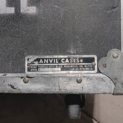 Anvil Case on Wheels, Lockable image 7