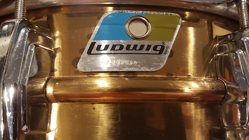 Ludwig No. 550 Bronze 5x14" Snare Drum with Rounded Blue/Olive Badge 1981 - 1984 image 3
