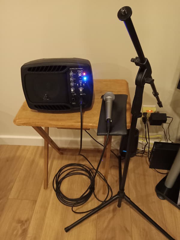 Behringer Eurolive B105d, Shure SM58 50A edition microphone Reverb