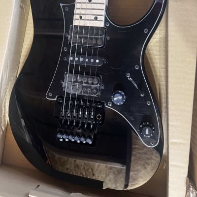 (MINT) Ibanez Genesis Collection RG550 - Black image 2