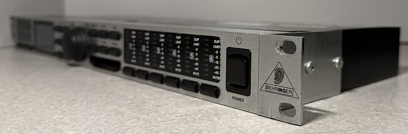BEHRINGER ULTRA-DRIVE PRO 2496 中古 Behringer DCX2496 Ultra-Drive Loudspeaker Management System