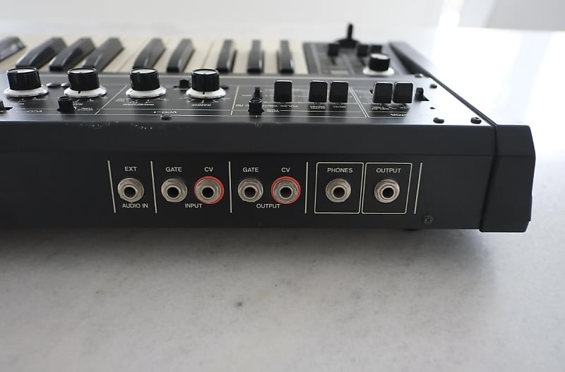 Roland SH-2 37-Key Synthesizer