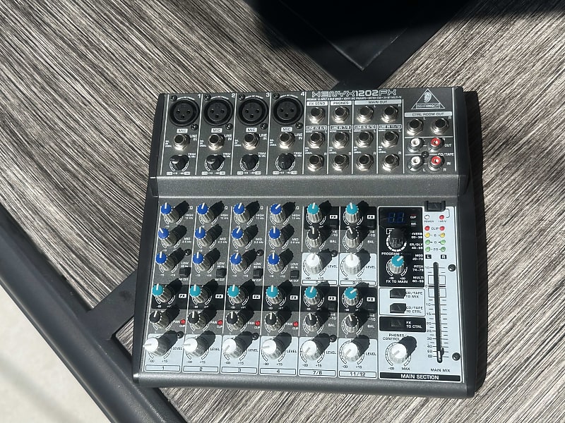 Behringer Xenyx 1202FX 12-Input Mixer with Effects | Reverb