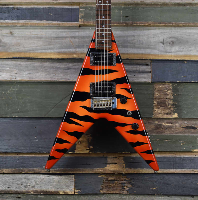 Aria II xx Delux Flying V-Tiger Stripe 1984 - Tiger Stripe