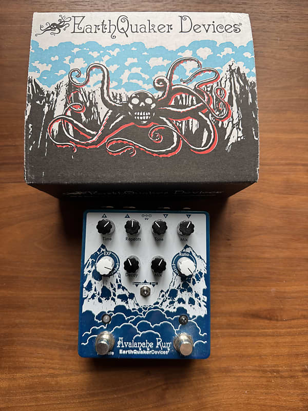 EarthQuaker Devices Avalanche Run Stereo Reverb & Delay with Tap Tempo V2