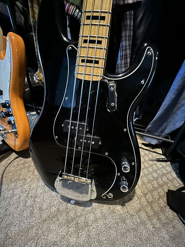 Squier Classic Vibe '70s Precision Bass 2015 - Present - Black image 1