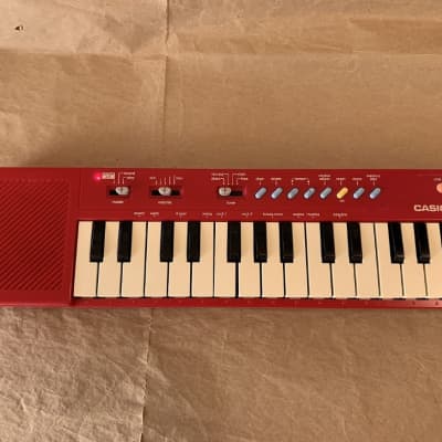 Casio PT-10 29-Key Mini Synthesizer 1980s - White