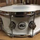 DW Drum Workshop Design White Gloss 5.5x14 Snare Drum