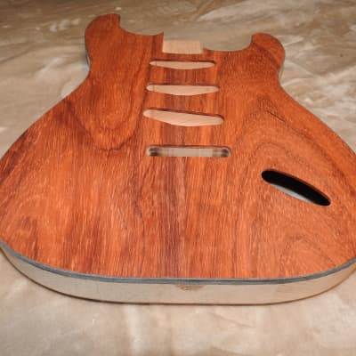 Strat Project 3pc Alder Body 1pc Padauk Top Black Binding Padauk Neck with Kingwood Fretboard! image 7