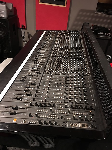 36chアナログミキサー　PEAVY MARK VIII series 3600 Peavey MK VIII 3600 Series 36 Channel Mixer Console with