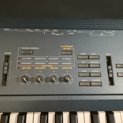 Korg Triton Extreme 61-Key 120-Voice Polyphonic Workstation (2005 