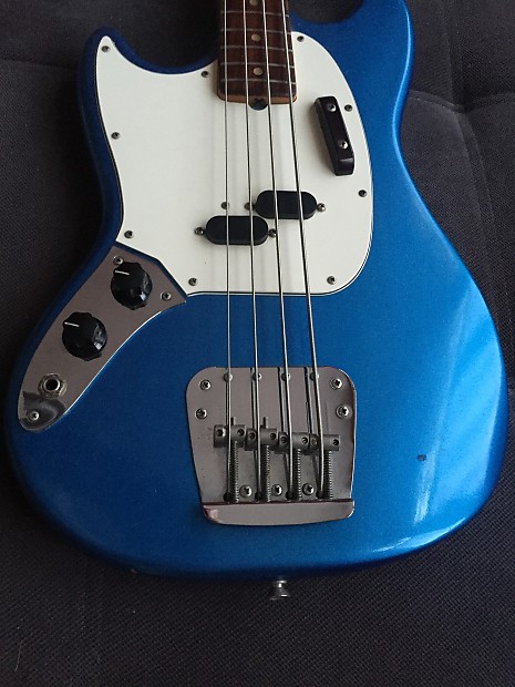 Mustang bass left clearance handed