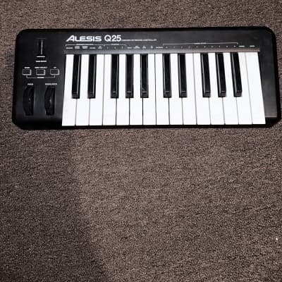 Alesis Q25 25-Key USB MIDI Controller Keyboard 2010s - Black