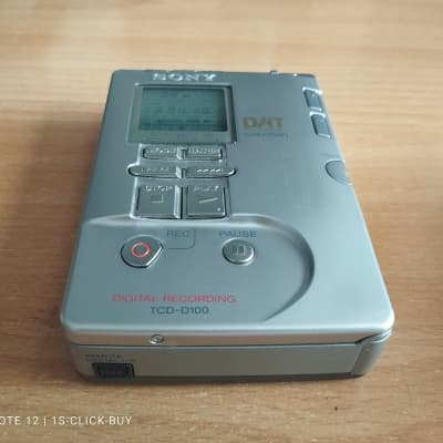 ポータブルプレーヤー SONY WALKMAN TCD-D100 Sony Walkman TCD-D100 Personal Cassette Player for sale