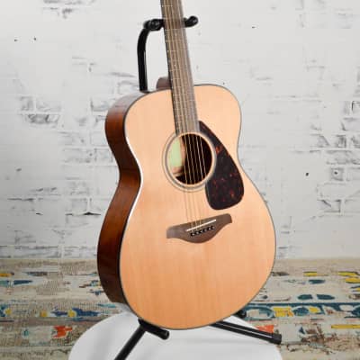 New Yamaha FS800 Folk Acoustic Guitar Natural Solid Spruce Top image 3