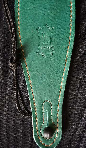 Green leather online guitar strap