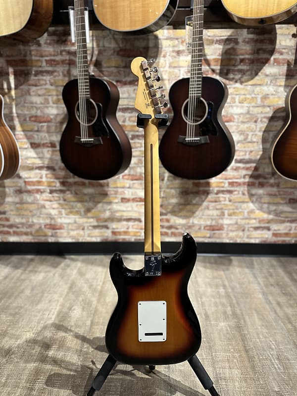 fender playerⅡ stratocaster hss サンバースト Fender Player II Stratocaster HSS With RW FB In 3-Tone