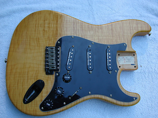 お歳暮・冬ギフト特集 2025 人気ランキング ST-62DT Japan Fender Stratocaster APS Duncan Seymour w/ Body ベース