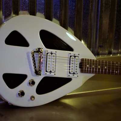 American Showster Peace 1999 White. Extremely Rare. Collector. Custom. Teardrop shape. Historic. image 5