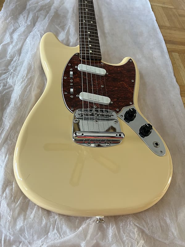 Squier Vintage Modified Mustang Electric Guitar