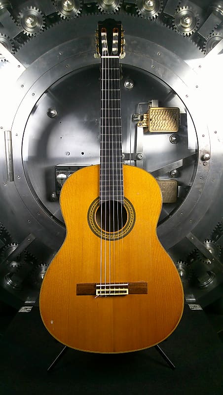 Yamaha C-200 Classical Guitar w/ Hard Case image 1