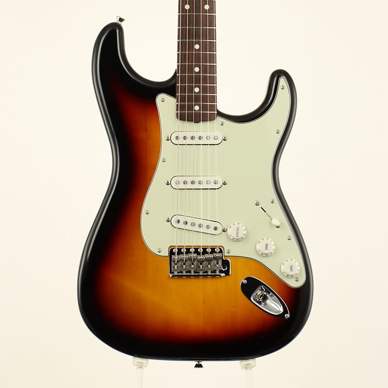 Fender Traditional 60s Stratocaster 3-Tone Sunburst [SN JD21021926