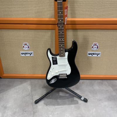 Fender Player Stratocaster Left-Handed with Pau Ferro Fretboard 2019 - Present - Black image 2