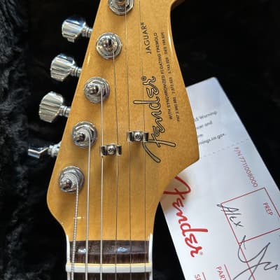 Fender Kurt Cobain Jaguar  3-Color Sunburst #MX23010489  8 lbs  11.6 oz image 5
