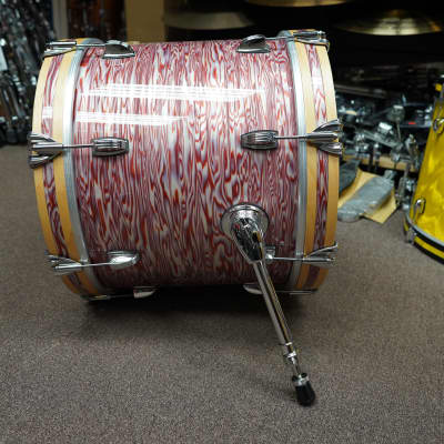 Ludwig18''USA Classic Series Pink Oyster Pearl 14 x 18" Maple Bass Drum w/ Natural Satin Maple Hoops image 2